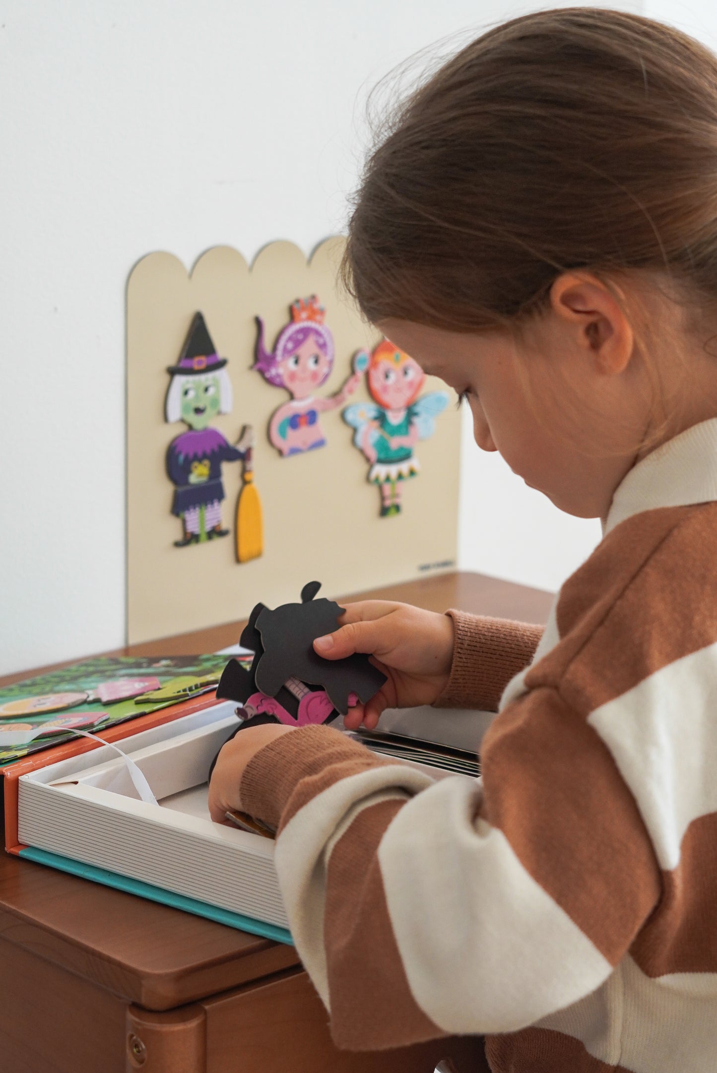 Wielofunkcyjna naklejka ścienna - fala MINI